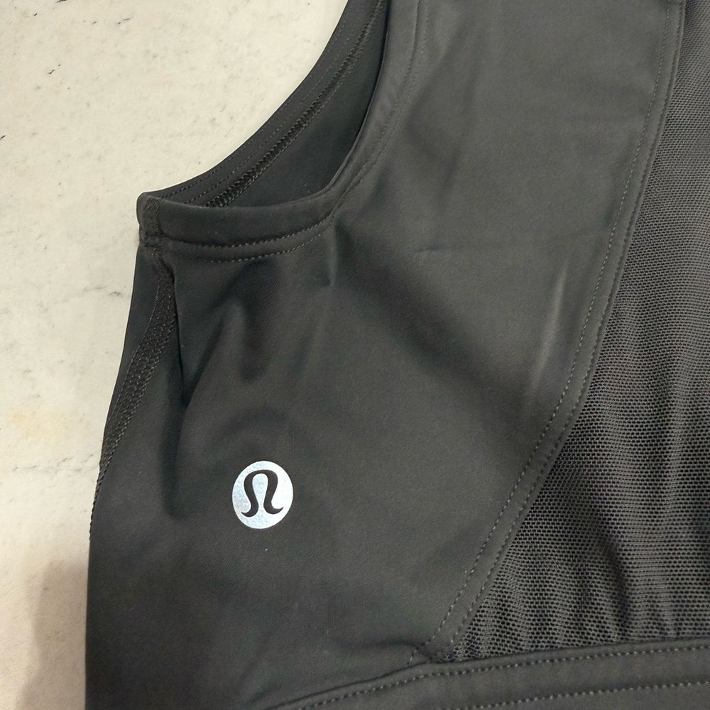 Lululemon Fit Physique Crop Top Black Estimated Size 4 - Picture 3 of 7